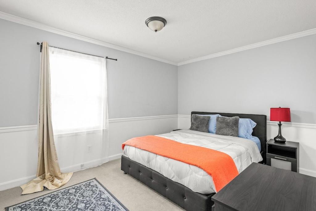 Hébergement de vacances Charming, Cozy Close To Uptown, Airport & Whitewater Center *