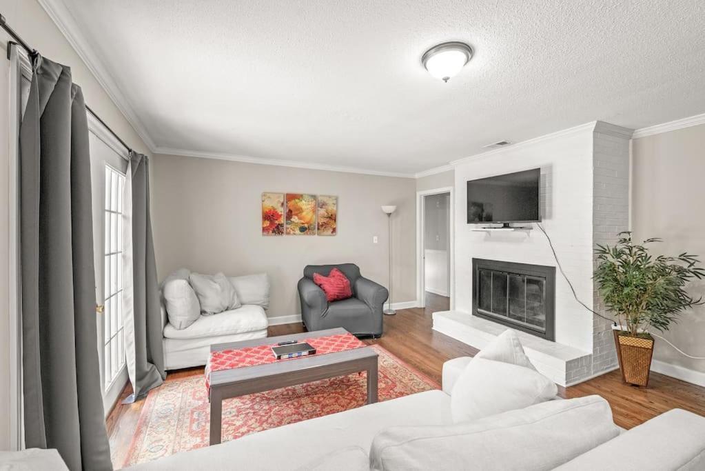 Hébergement de vacances Charming, Cozy Close To Uptown, Airport & Whitewater Center Charlotte