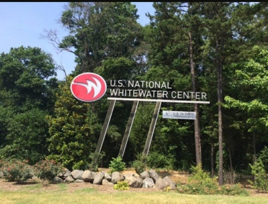 Hébergement de vacances Charming, Cozy Close To Uptown, Airport & Whitewater Center *