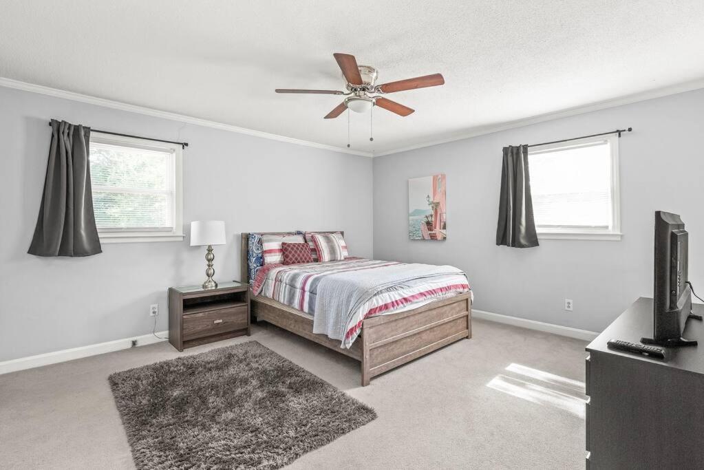 Charming, Cozy Close To Uptown, Airport & Whitewater Center Hébergement de vacances Charlotte