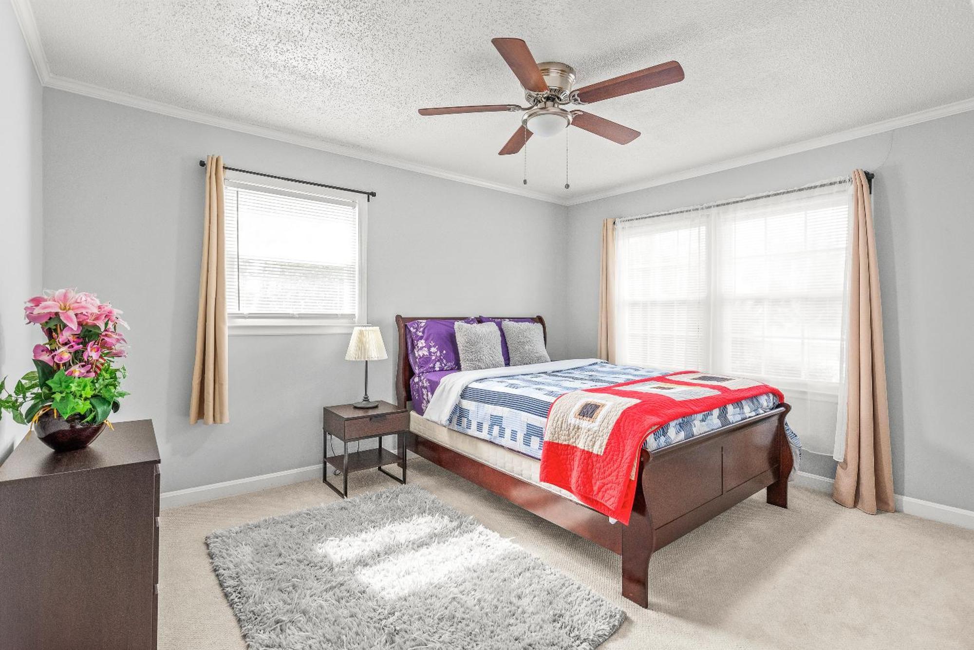 Hébergement de vacances Charming, Cozy Close To Uptown, Airport & Whitewater Center *